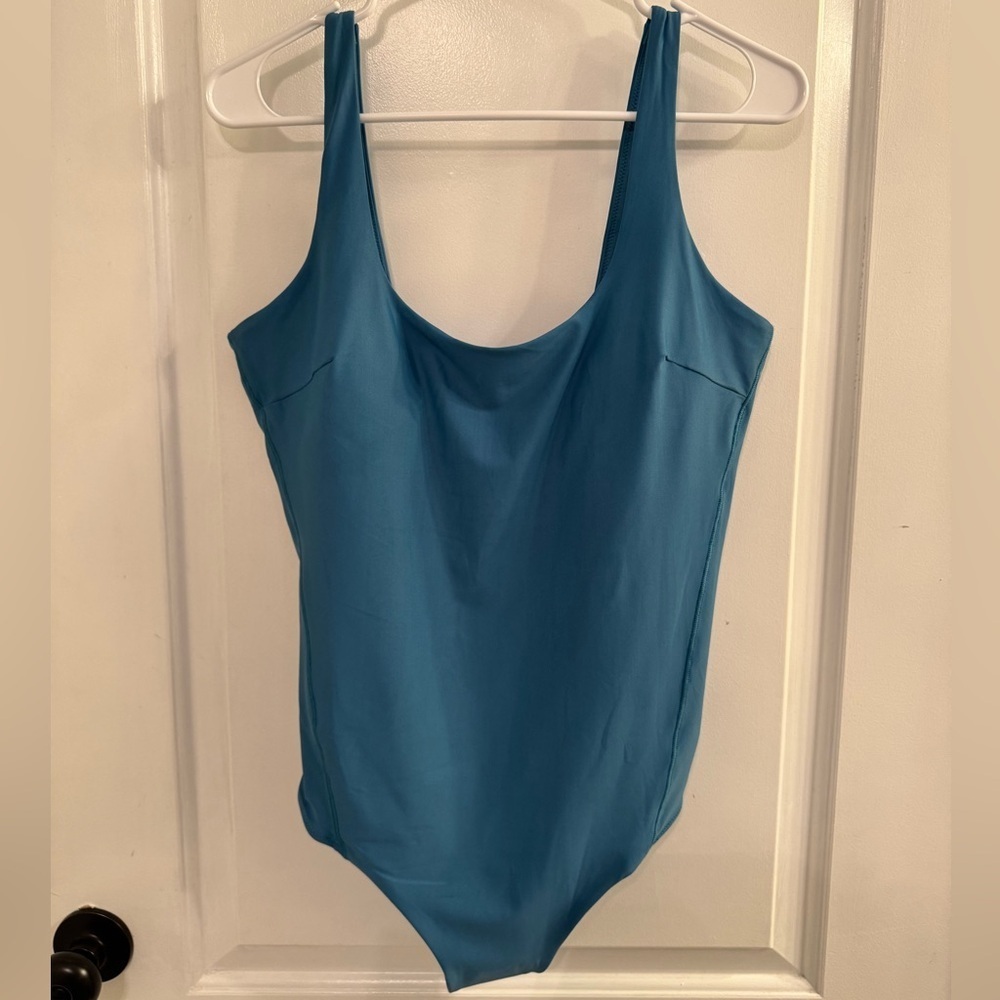 Lululemon Waterside Scoop One-Piece Swimsuit
Marlin NEW WITHOUT TAG 12 - Picture 3 of 16